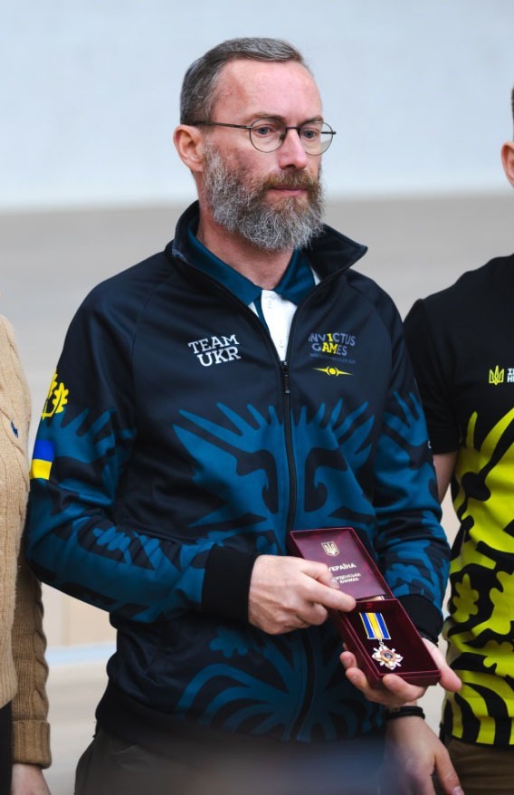 Наш координатор — Олексій Васильєв. Ветеран, учасник Invictus Games, кавалер державного ордена. Він знає, чого коштує відновлення, адже сам пройшов цей шлях